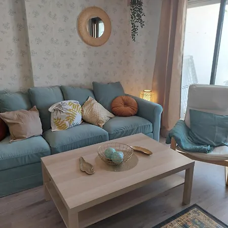 Apartment Chic Tropical With Garage